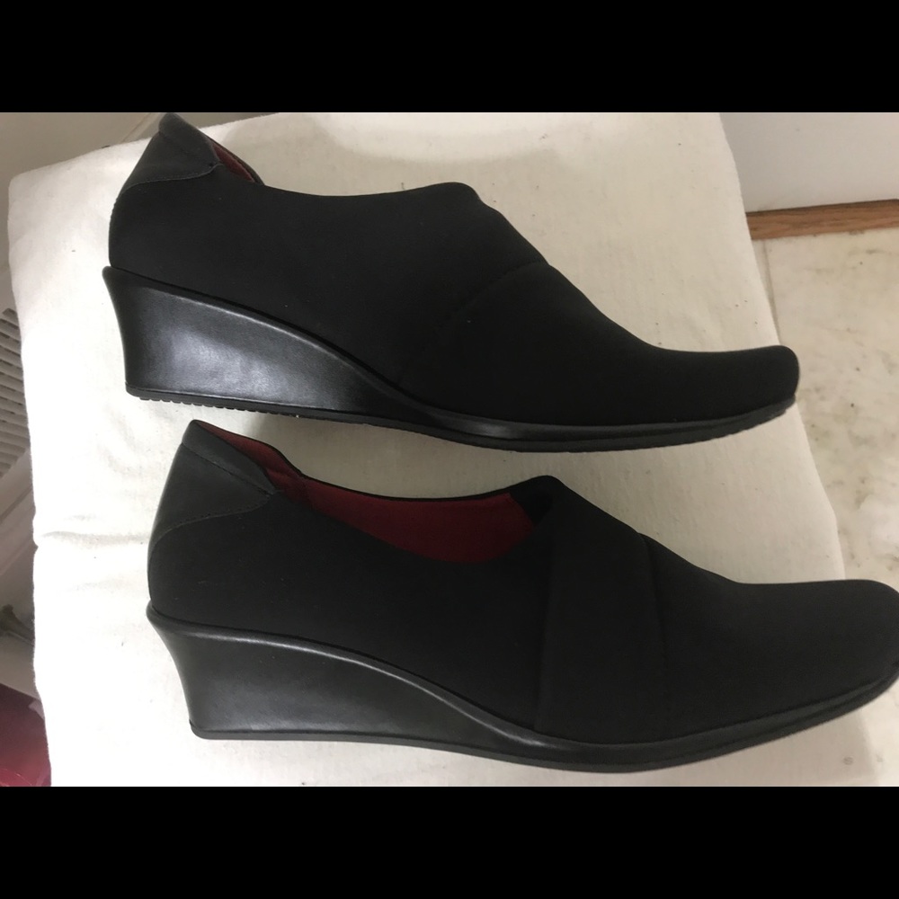 Kenneth Cole Reaction Fabric Heels, Size 8.5M